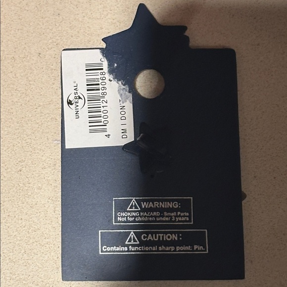 Despicable Me Minion Pin - Picture 2 of 2